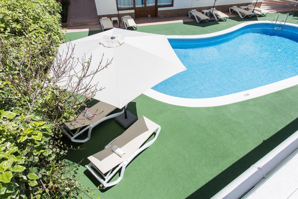 Apartamentos Sofia Es Cana Exteriör bild