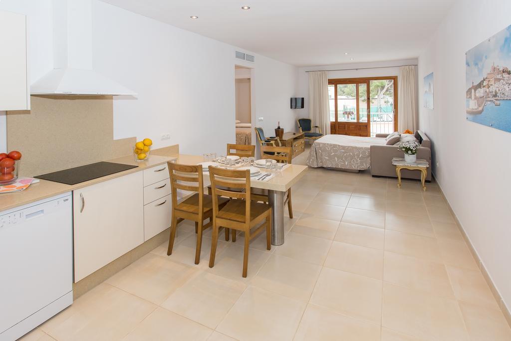 Apartamentos Sofia Es Cana Exteriör bild