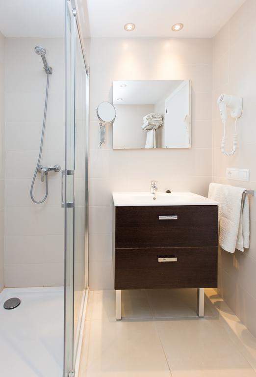 Apartamentos Sofia Es Cana Exteriör bild