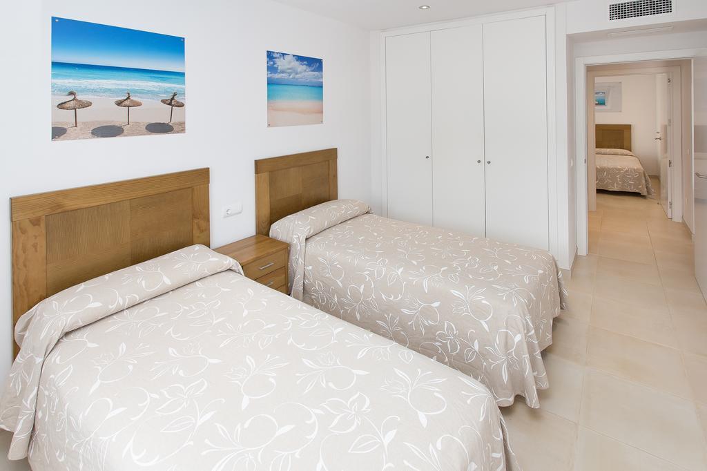 Apartamentos Sofia Es Cana Exteriör bild