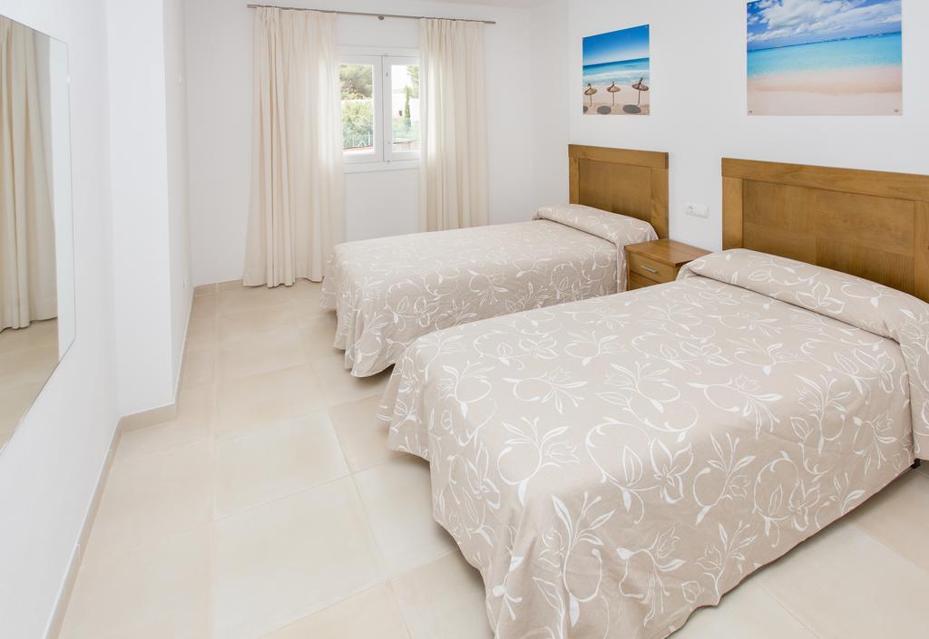 Apartamentos Sofia Es Cana Exteriör bild