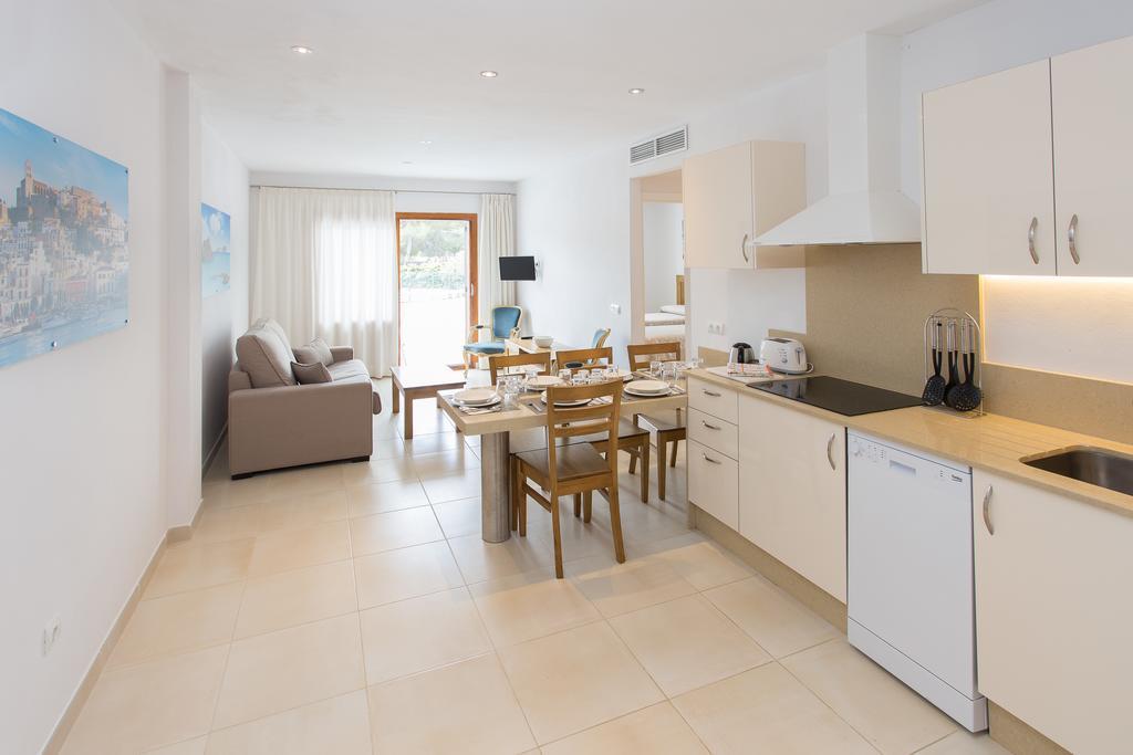Apartamentos Sofia Es Cana Exteriör bild