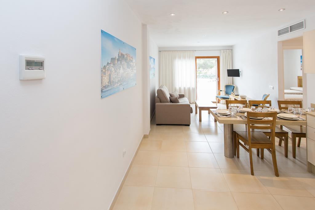 Apartamentos Sofia Es Cana Exteriör bild